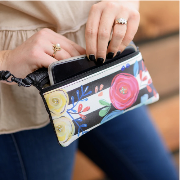 Brownlow Gifts 'Be Fearless' Crossbody Bag - 5.25x7 Inches, Adjustable Strap, Floral Design